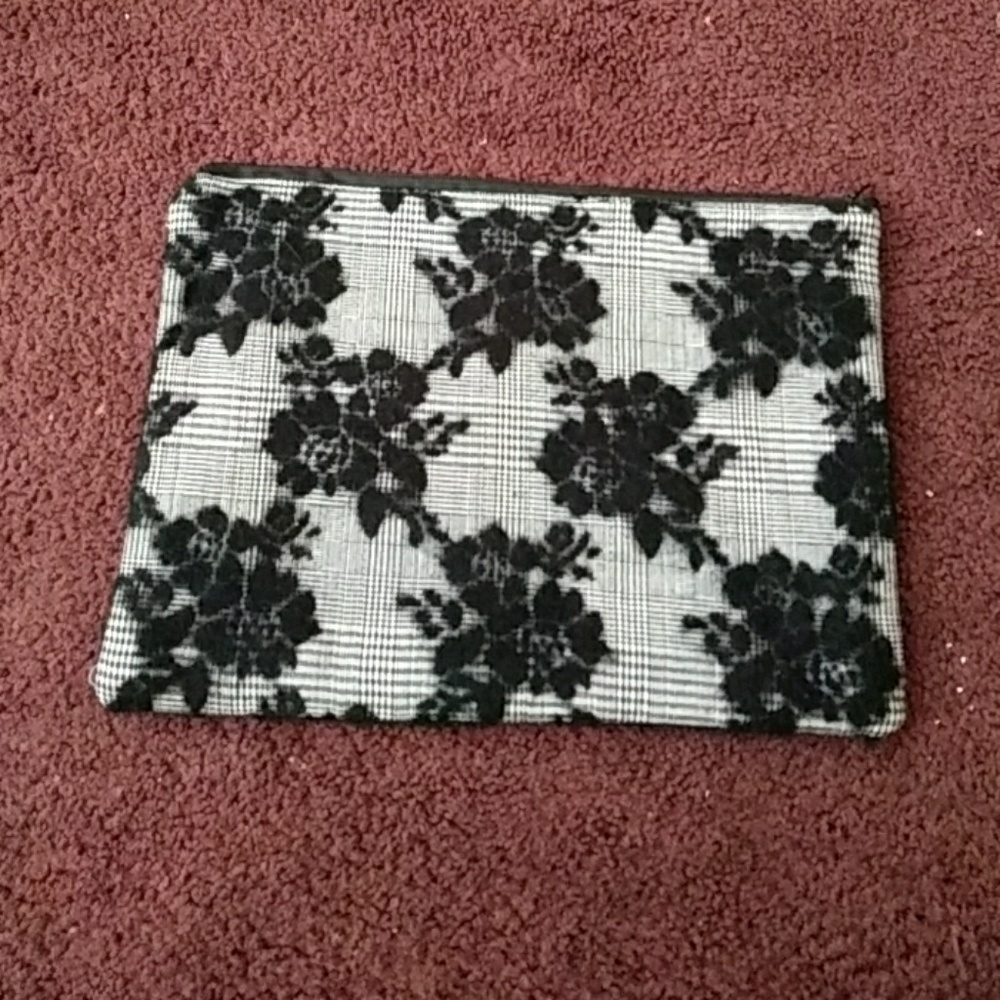 Zipper clutch
